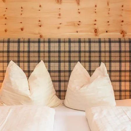 Gaestehaus Luggau Apartamento *