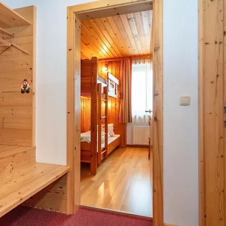 Gaestehaus Luggau Apartamento *