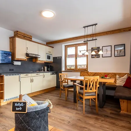 Gaestehaus Luggau Apartamento Rauris