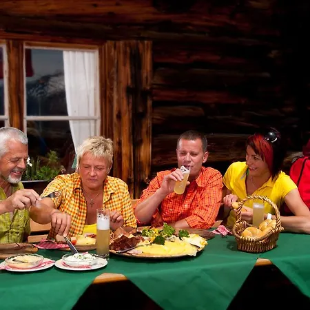 Gaestehaus Luggau * ראוריס