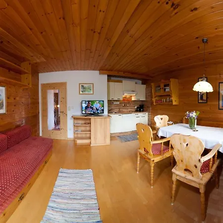 Gaestehaus Luggau ראוריס